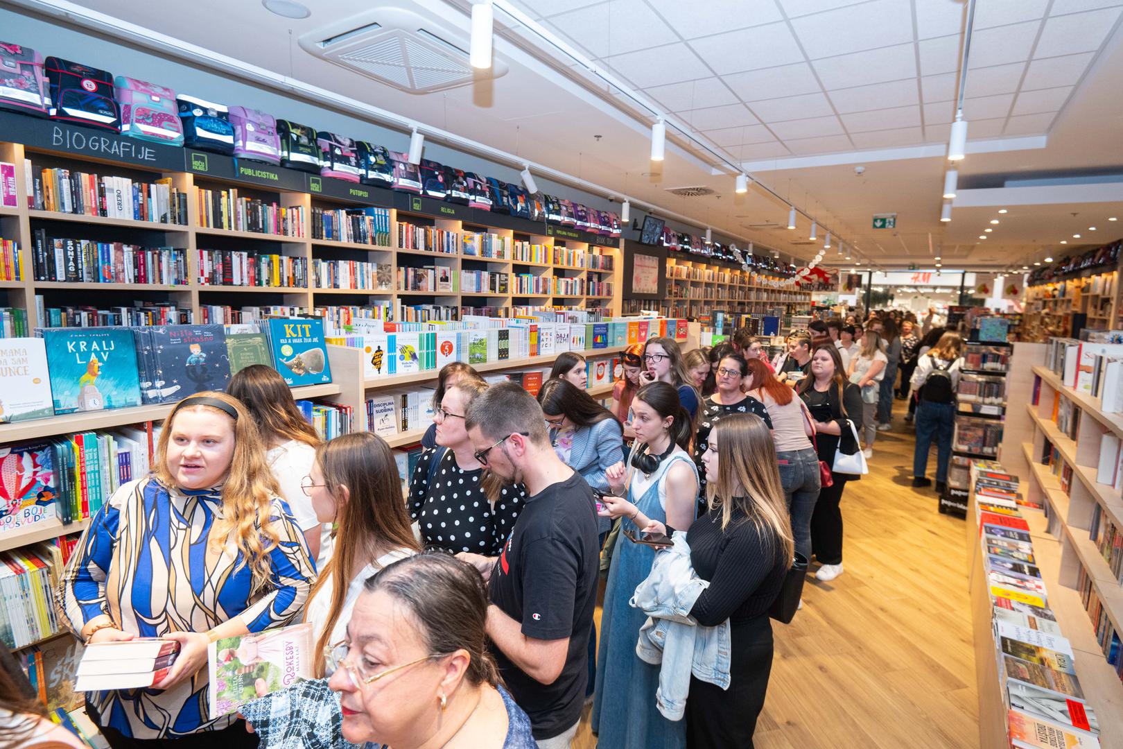 04.06.2024., Zagreb - Susret Julije Quinn, autorice serijala "Bridgerton" s citateljima u knjizari Hocu knjigu. Photo: Neva Zganec/PIXSELL