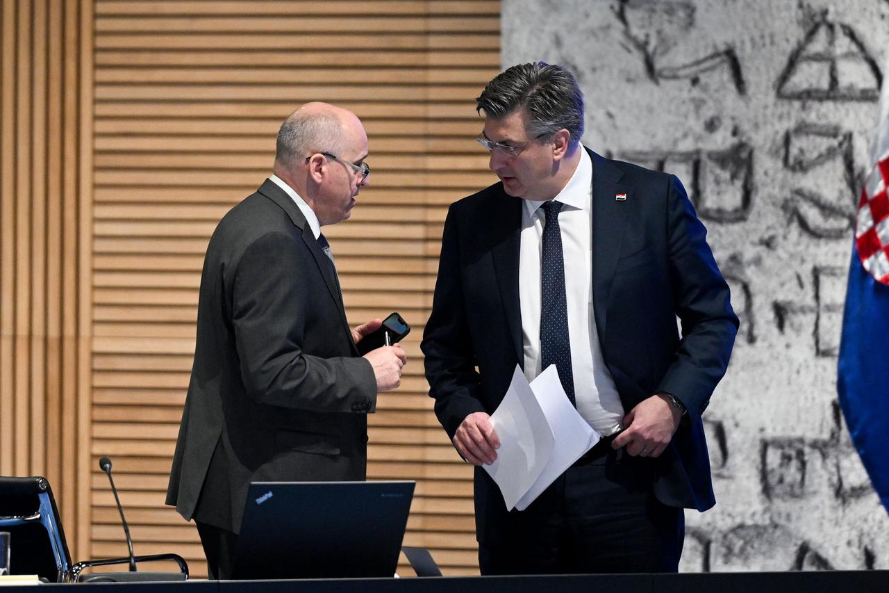 Premijer Plenković na sjednici Vlade o slučaju Hrvata uhićenih u Zambiji