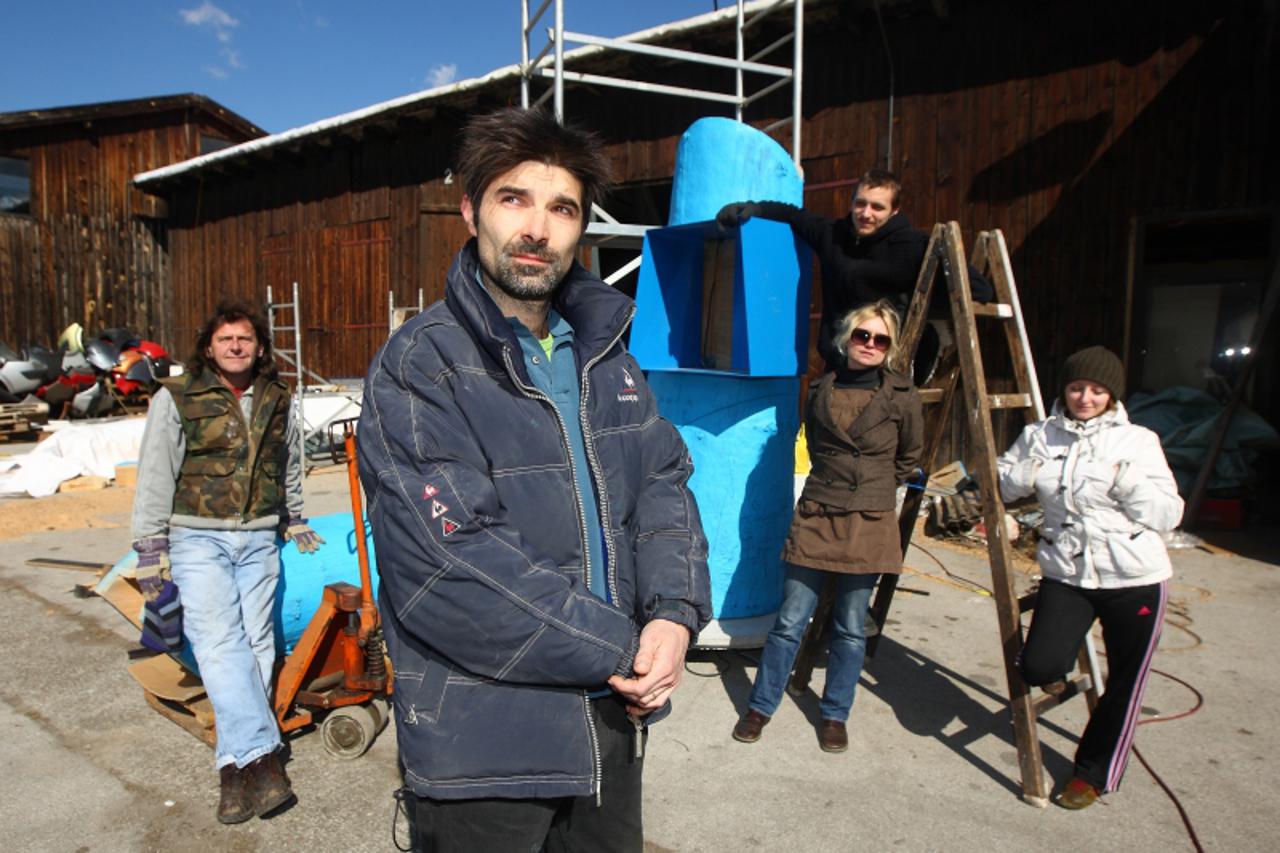 '07.03.2011., Zagreb - Kreativci zaposleni u tvrtci -  8 Autora d.o.o. izradjuju interaktivno stablo koje ce imati zaslon osjetljiv na dodir te kameru, a na kojem ce se gradjani moci ispovijediti kada