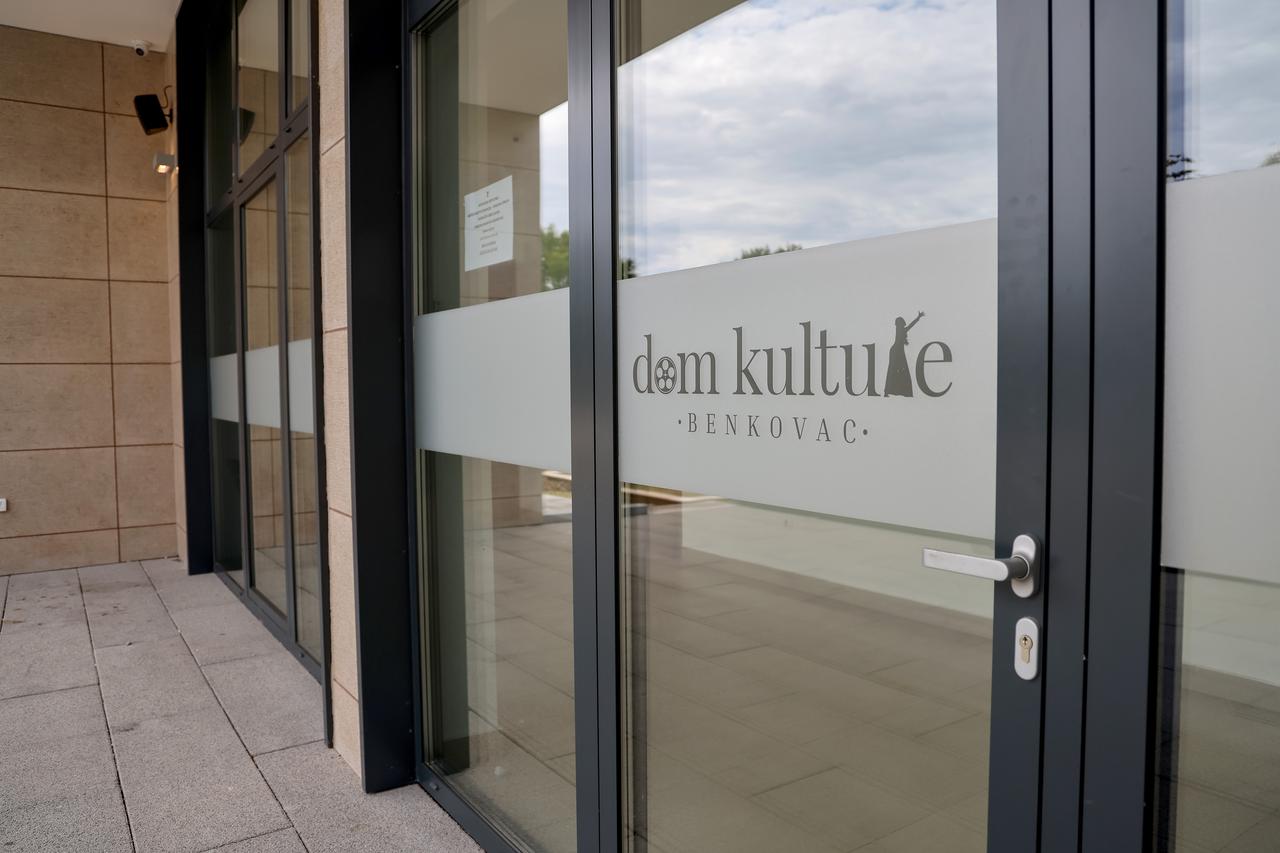 Benkovac: Dom kulture gdje su branitelji prosvjedovali oko održavanja Festivala Nosi se