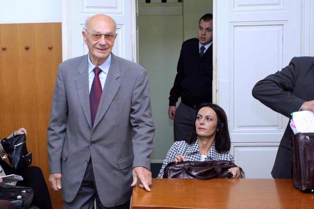 antun tus