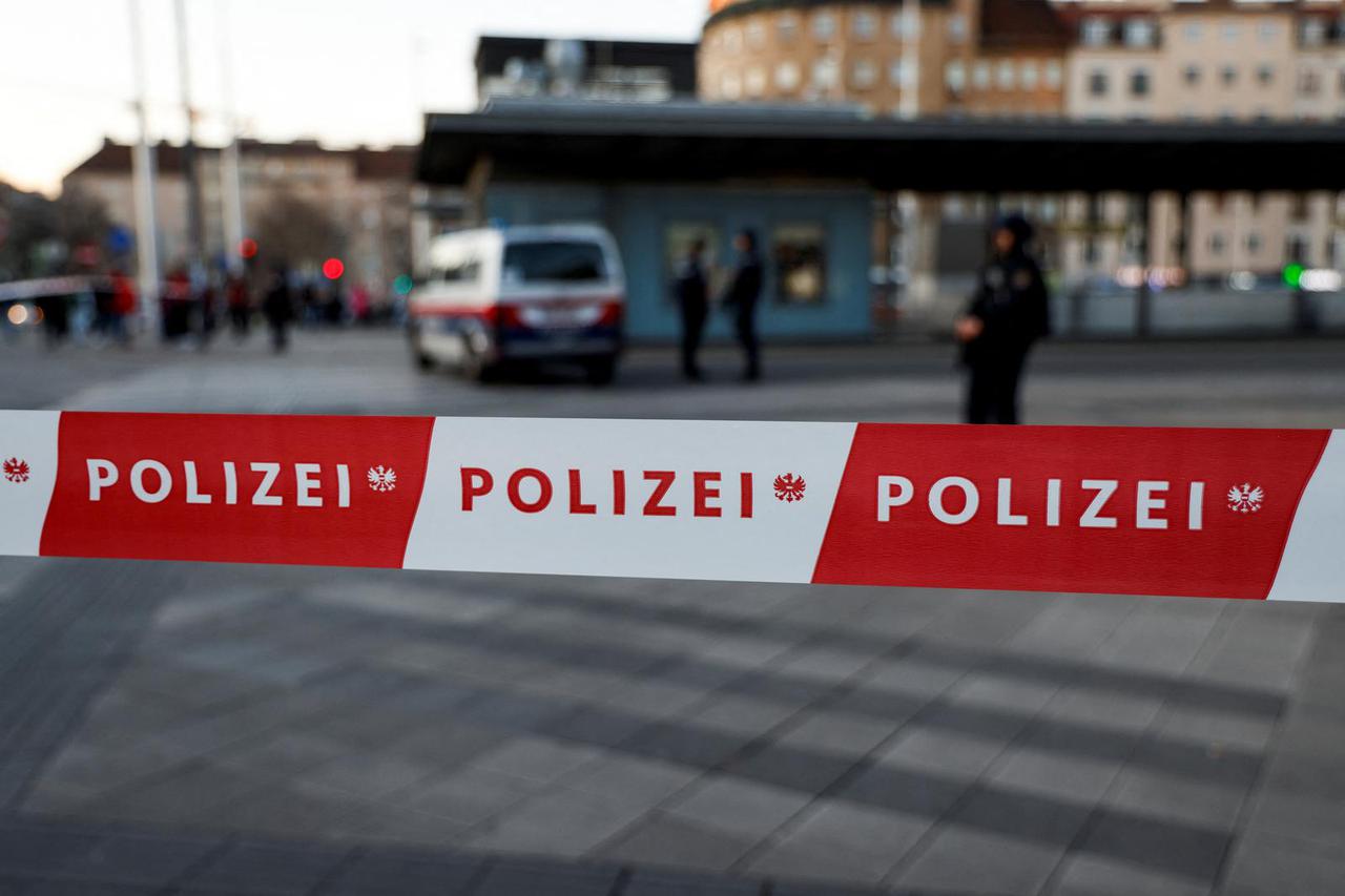 Vienna central station closed due to an unspecified threat