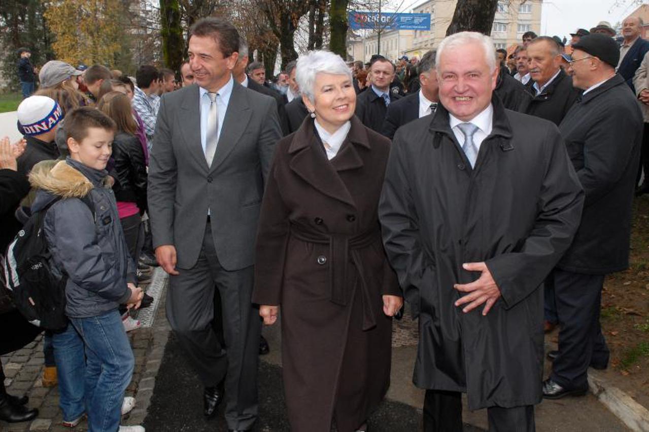 Otočac, spomenik braniteljima, Darko Milinović, Jadranka Kosor (1)