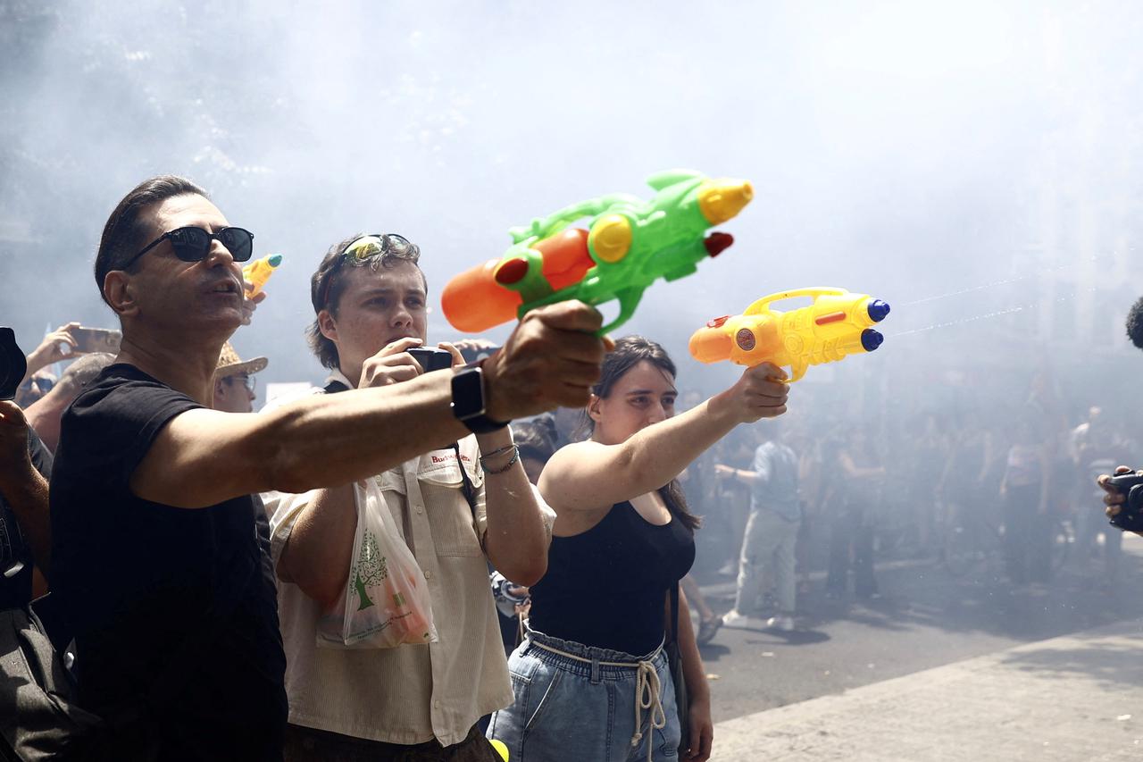 Anti-tourism activists launch coordinated protests in Spain, Portugal and Italy