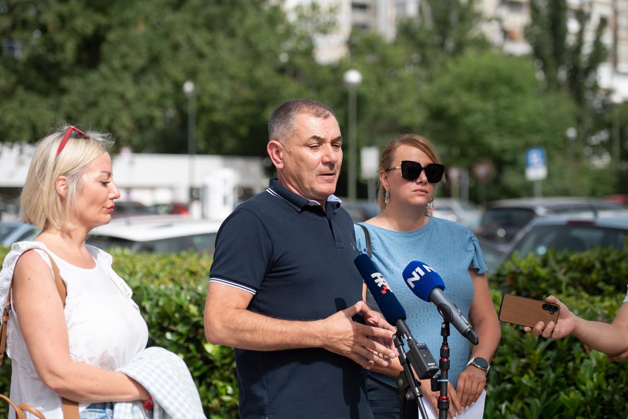Zagreb: Konferencija za novinare stranke Plavi grad vezano uz upis djece u vrtiće