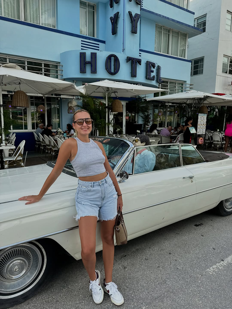 Nakon vjenčanja iz snova i početka medenog mjeseca na egzotičnoj Arubi i u Dominikanskoj Republici, Lejdi i njezin suprug Ivan Jarnec svoju su romantičnu avanturu nastavili u sunčanom Miamiju.