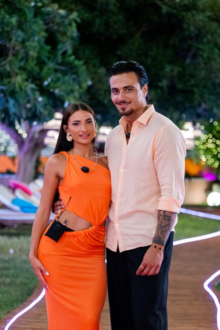 Nije mogao istaknuti tko je najveći igrač, no smatra da se trenutačno najviše zahuktava između Alise i Valentina. "Pred pucanjem su možda Alisa i Valentin, on naginje više ka Drini nego prema njoj", zaključuje Mijo. "Ekipi bih poručio da ostanu takvi kakvi jesu, bilo mi je drago i nezaboravno iskustvo", pozdravio se Mijo sa svojim prijateljima iz vile.