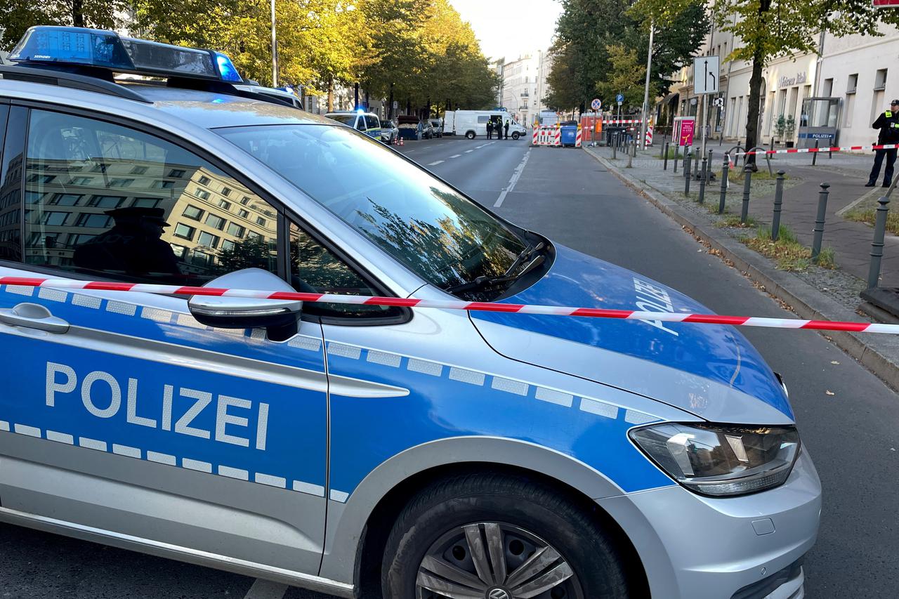 Two molotov cocktails were thrown at a Berlin synagogue overnight