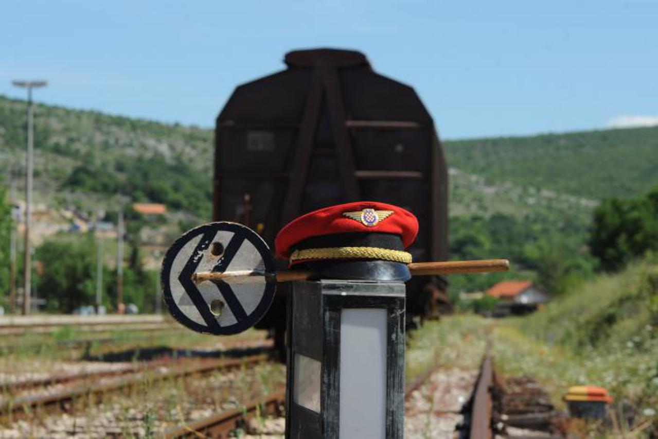 prosvjed zeljeznica,hz,vlak,portal (1)