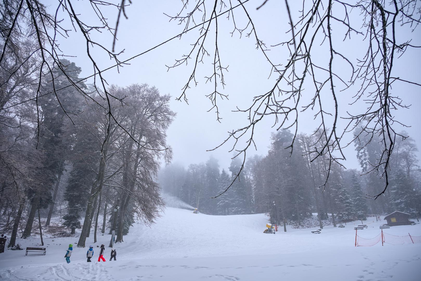 U Zagrebu će danas prevladavati pretežno oblačno vrijeme s kišom koja će prelaziti u susnježicu i snijeg.