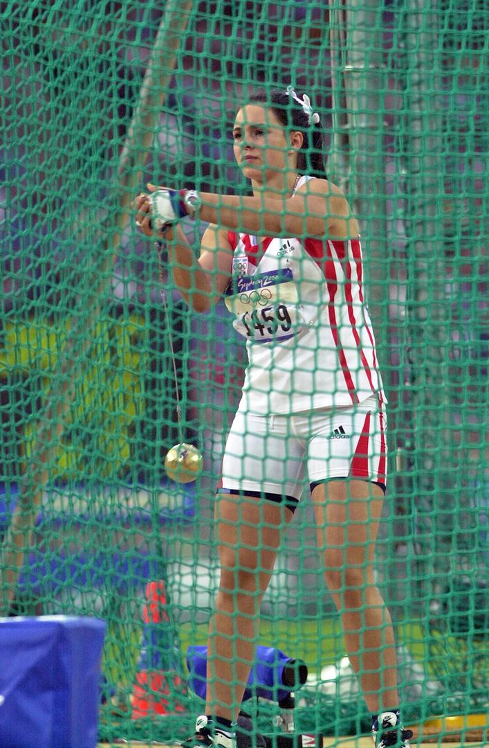 Jedna od naših ponajboljih atletičarki, bivša bacačica kladiva, Ivana Brkljačić rođena je u njemačkom gradiću Villingen-Schwenningenu 25. siječnja 1983. 