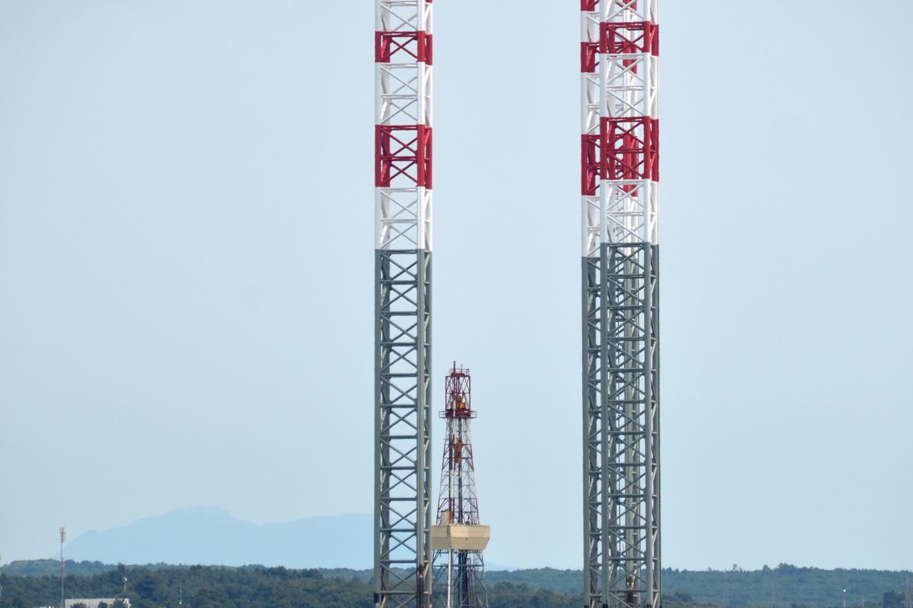 13.05.2015., Pula - Zapocela je operacija tegljenja platforme za istrazivanje podmorja i ekspoataciju plina Labin 