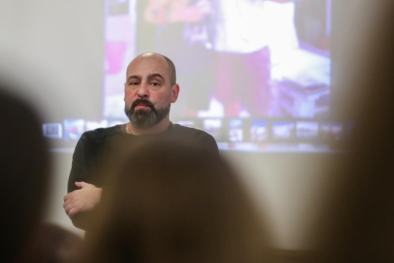 U Gradskoj knjižnici Zadar gostovao zagrebački profesor geografije Domagoj Jakopović poznatiji kao Ribafish