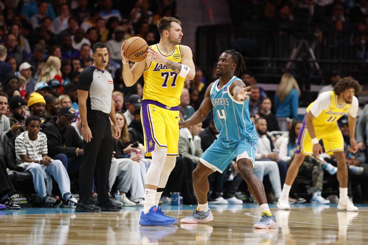 NBA: Los Angeles Lakers at Charlotte Hornets