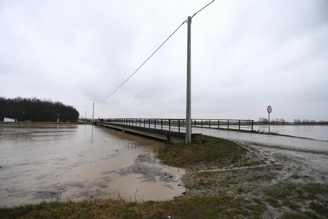 Poljanski lug: Spojni kanal Lonja Glogovnica prijeti prelijevanjem