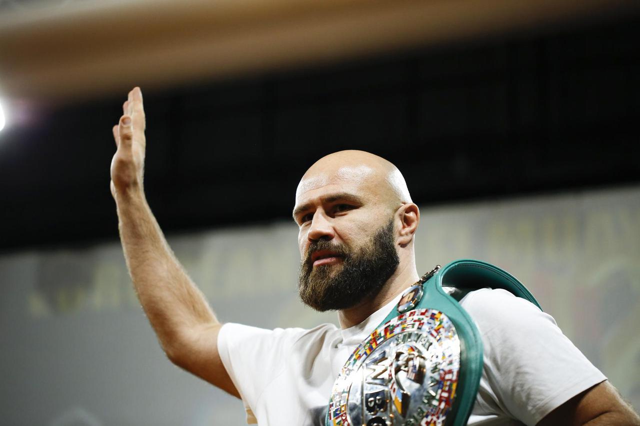 Mostar: Osječanin Ivan Horvat postao europski prvak u tajlandskom boksu