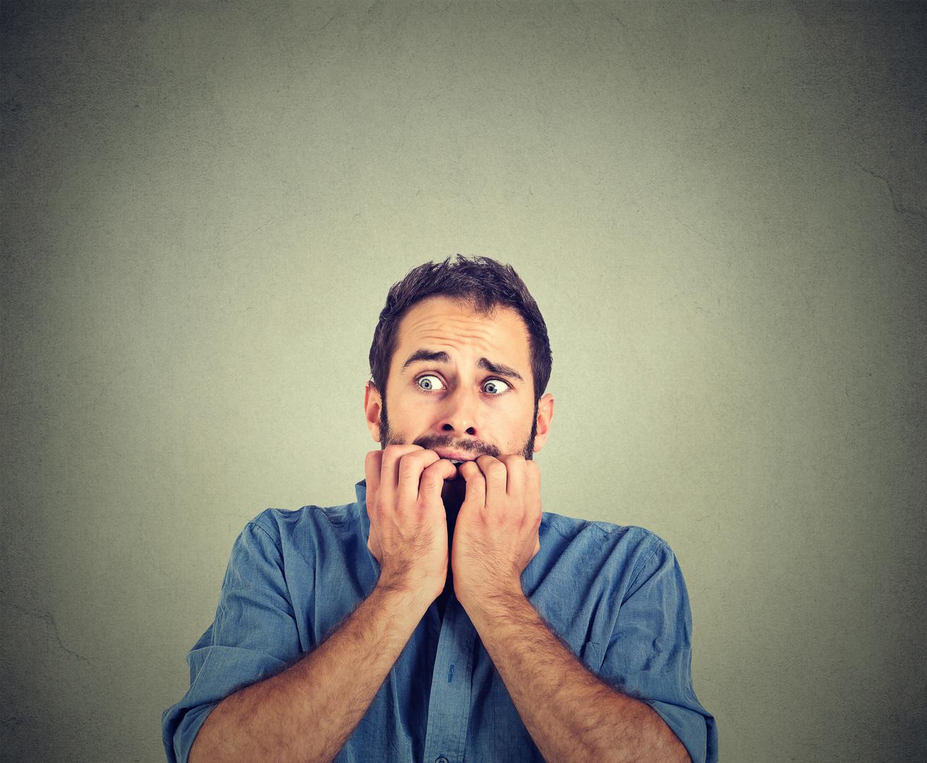 Strah od javnog govora - Perfekcionist - ako imate strah od govorenja u javnosti, to otkriva podosta. Vjerojatno imate nisko samopouzdanje, tražite potvrdu od drugih za sve što kažete, očekujete negativan ishod u svemu što radite te ste perfekcionist u svim područjima vašeg života.