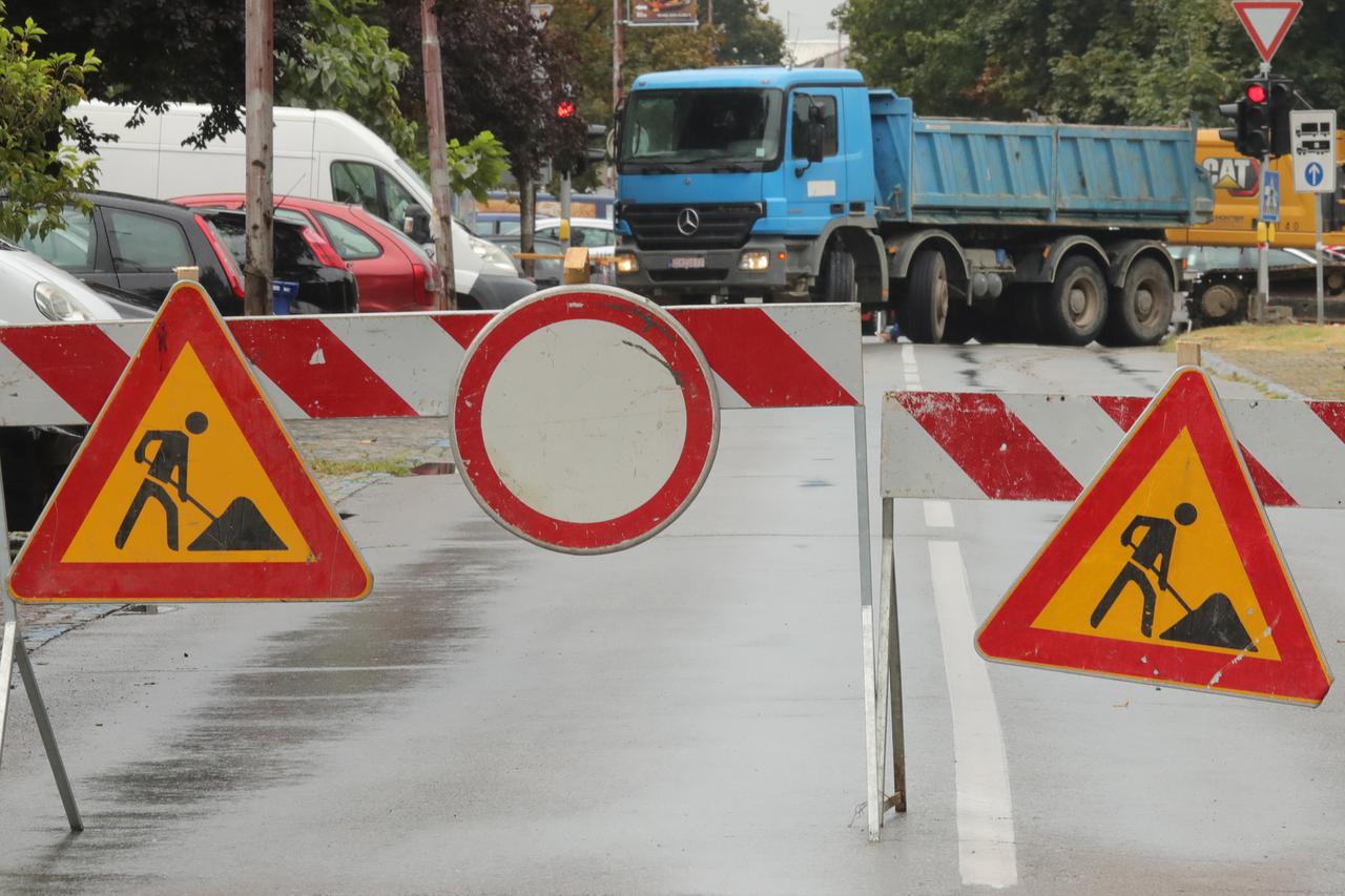 Osijek: Zbog radova na vrelovodu uvedena je posebna regulacija prometa