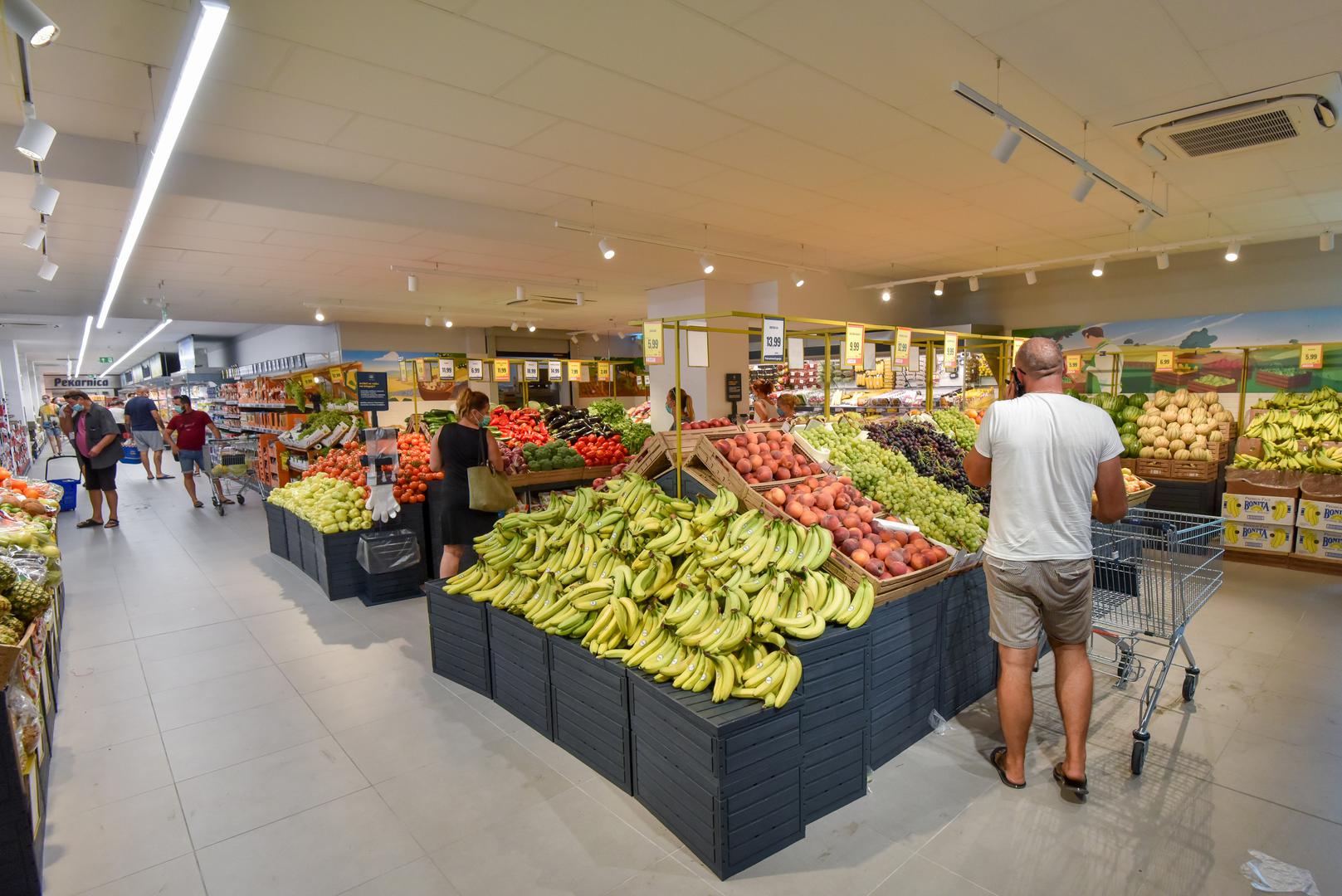 13.08.2020., Zadar - Talijanski market Eurospin otvorio je svoja vrata zadranima na Jadranskoj magistrali.Photo: Dino Stanin/PIXSELL