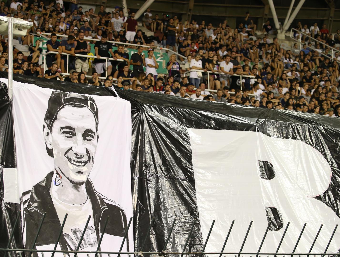 Bio je istaknuti član Torcide koja je poručila: “Biti velik za života je teško, biti velik s 23 godine je nemoguće, a ti si bio jedan od tih, najvećih. Ti ostaješ i dalje među nama i nikad ne okrećeš leđa. Za vječnost...”