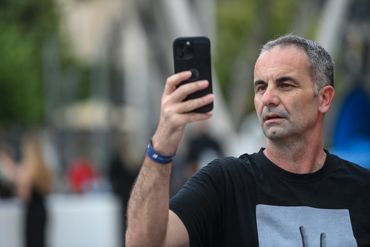 Zagreb: Dolazak poznatih na proslavu rođendana podcasta "Putem oblaka"