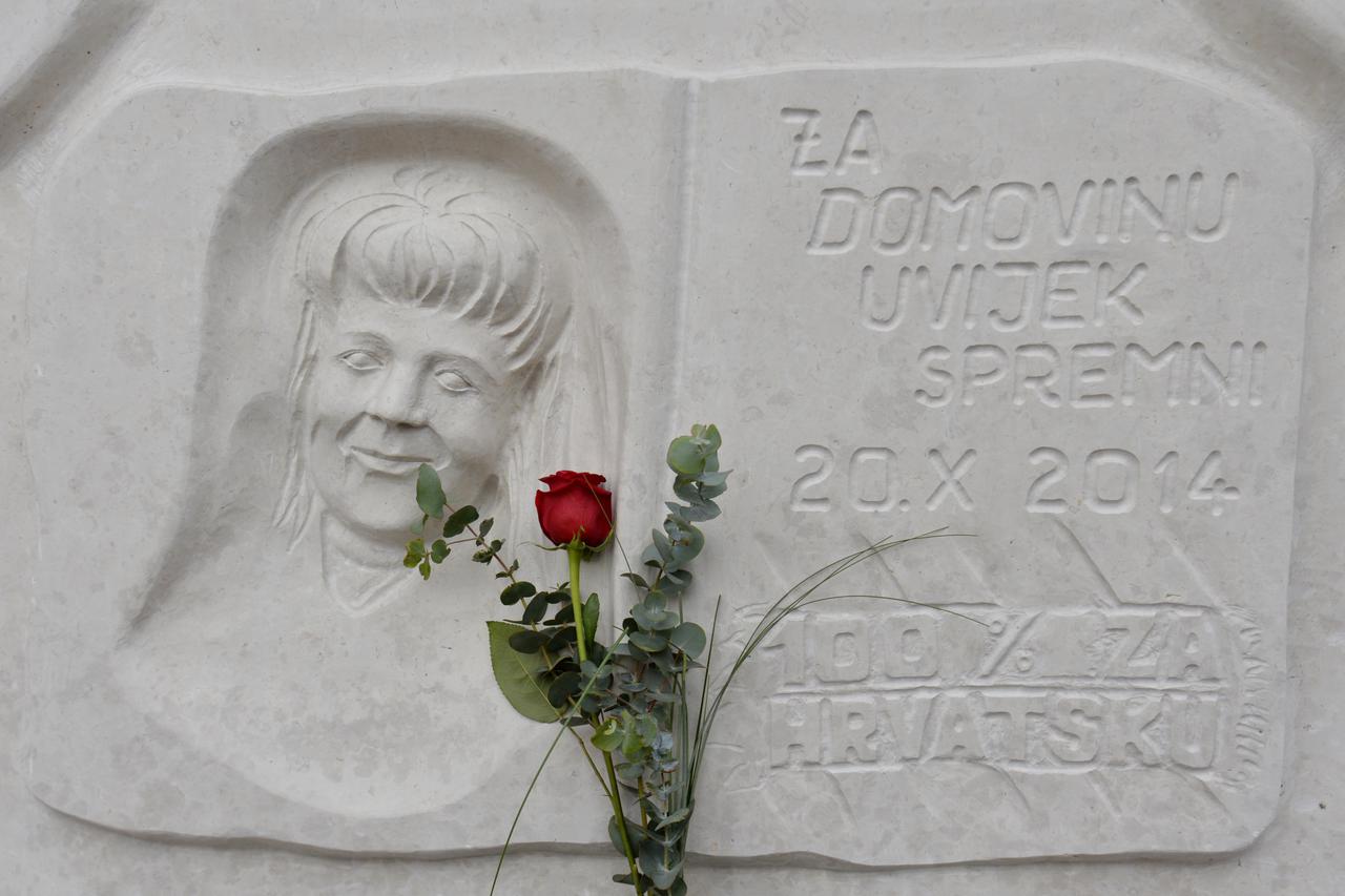 Zagreb: Sve?ano otkrivena plo?a Trga Nevenke Topaluši? ispred Ministarstva branitelja