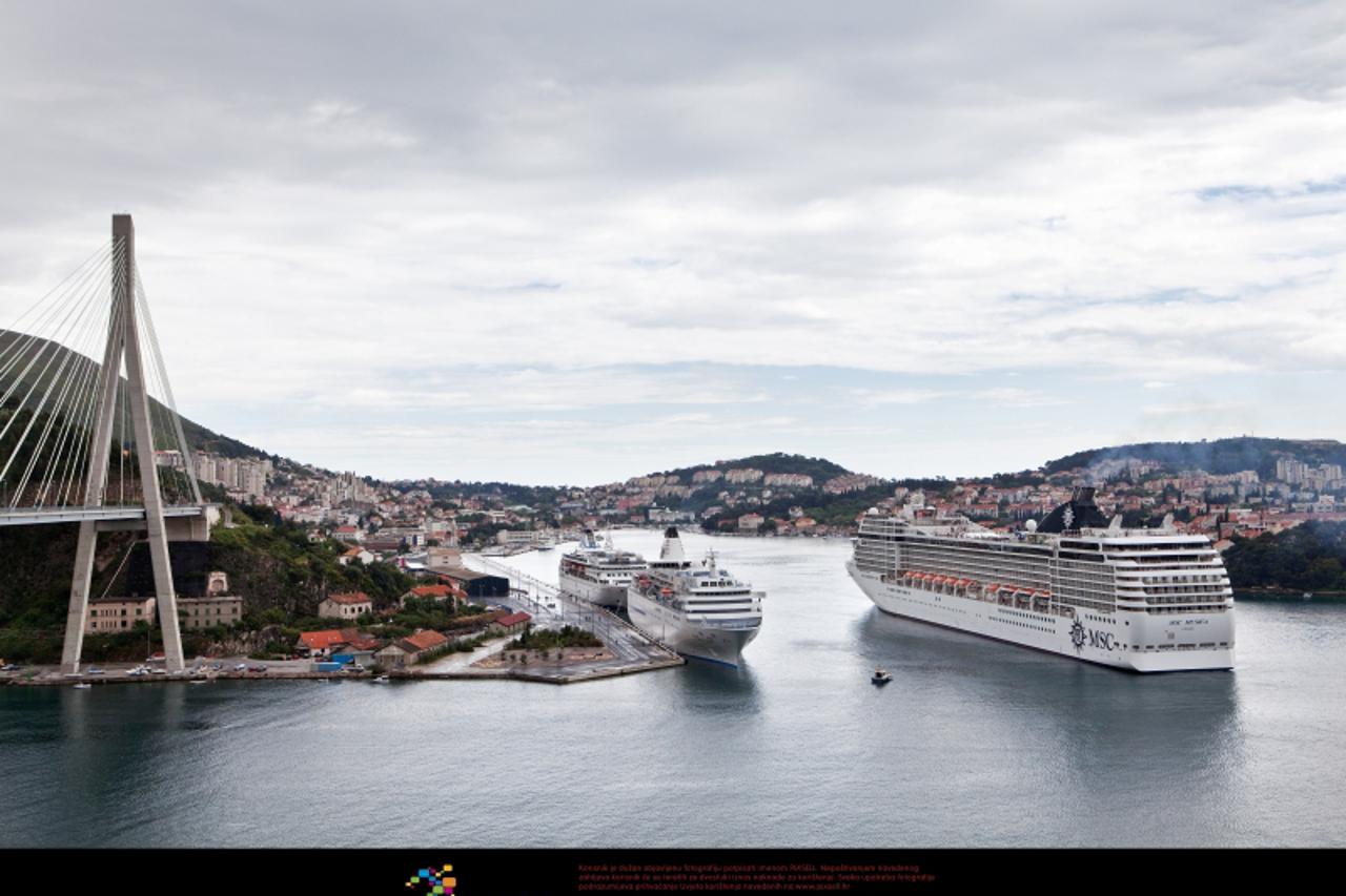 'lukaDBK_PXL_nnn_100508'