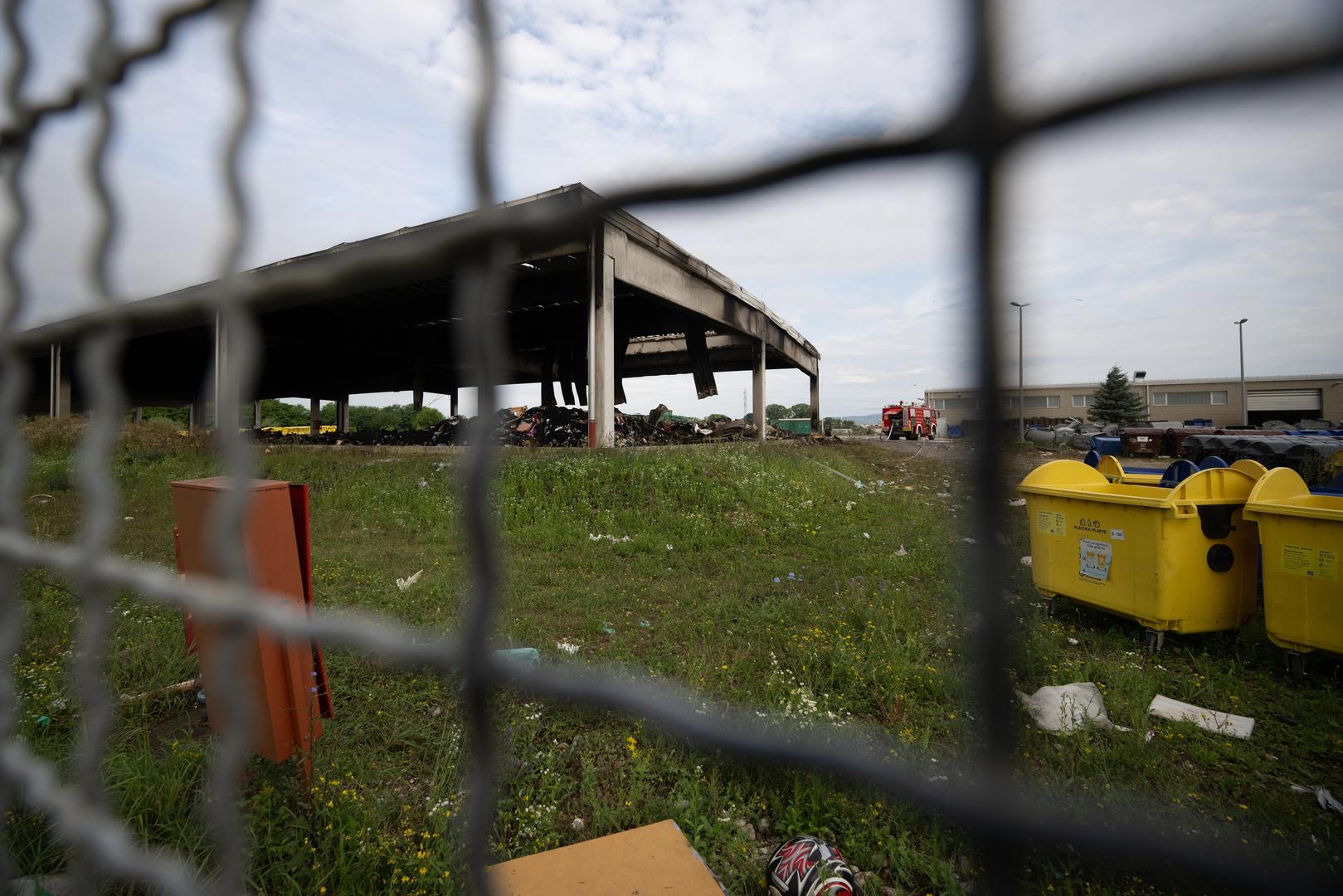 27.06.2024., Zagreb - Na oslagalistu otpada Jakusevec nocas je izbio pozar glomaznog otpada na prostoru Servisno operativnog centra.   Photo: Davor Puklavec/PIXSELL