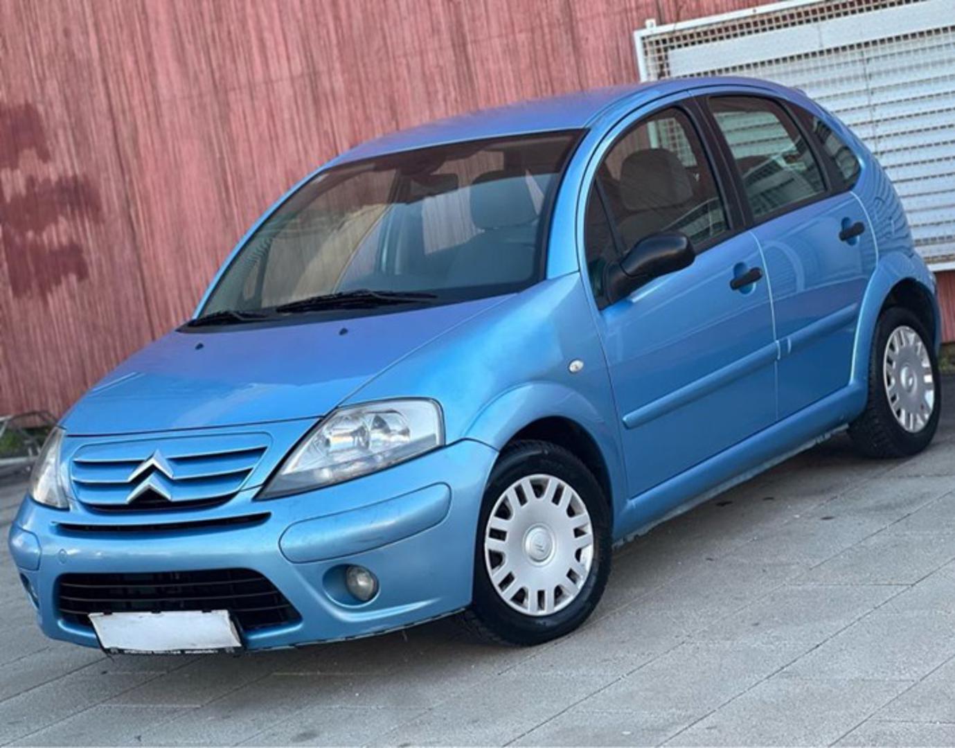 Za kraj smo izdvojili još jedan Citroen, C3 za 999 eura. Nalazi se u Zagrebu, u Donjoj Dubravi, 2005. je godište. Registriran je do svibnja ove godine, ima 260.000 prijeđenih kilometara, dizelaš je sa snagom motora 50 kW.