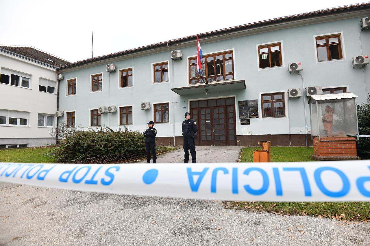 Muškarac bacio Molotovljev koktel u zgradi Centra za socijalnu skrb u Ivancu, u tijeku je očevid
