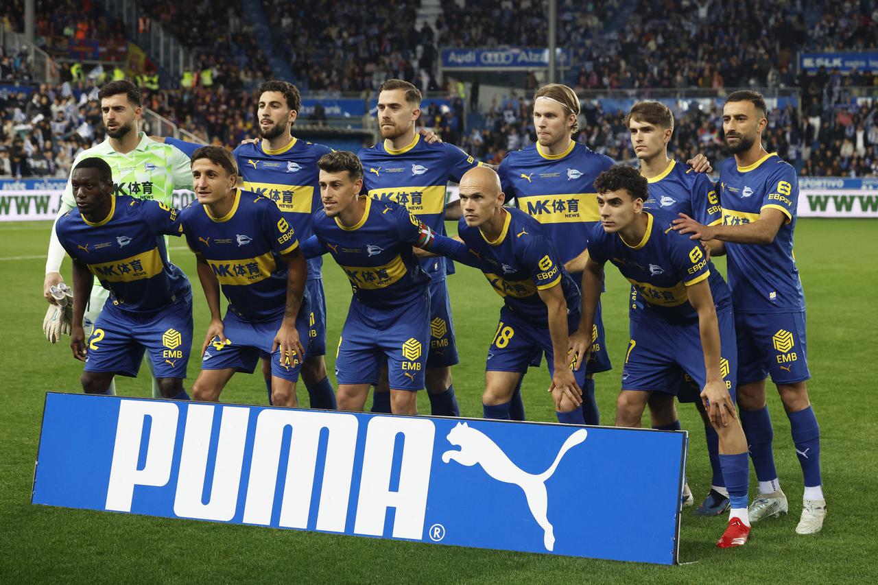 LaLiga - Deportivo Alaves v FC Barcelona