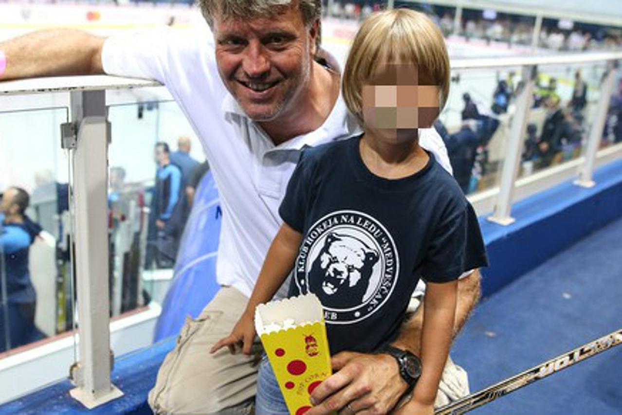 Dubravko Šimenc i sin Tomo ne propuštaju hokej