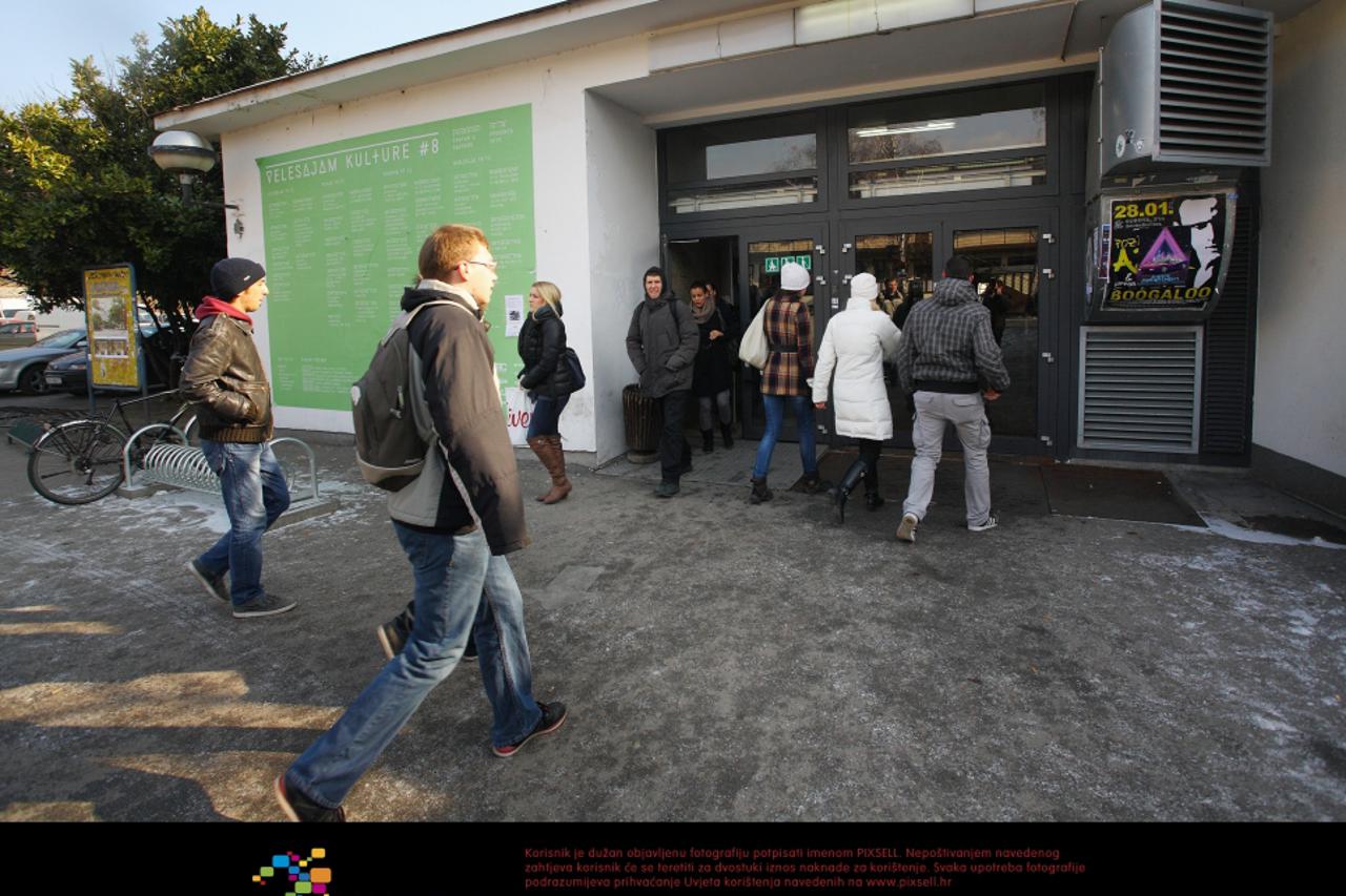 STUDENTSKI CENTAR