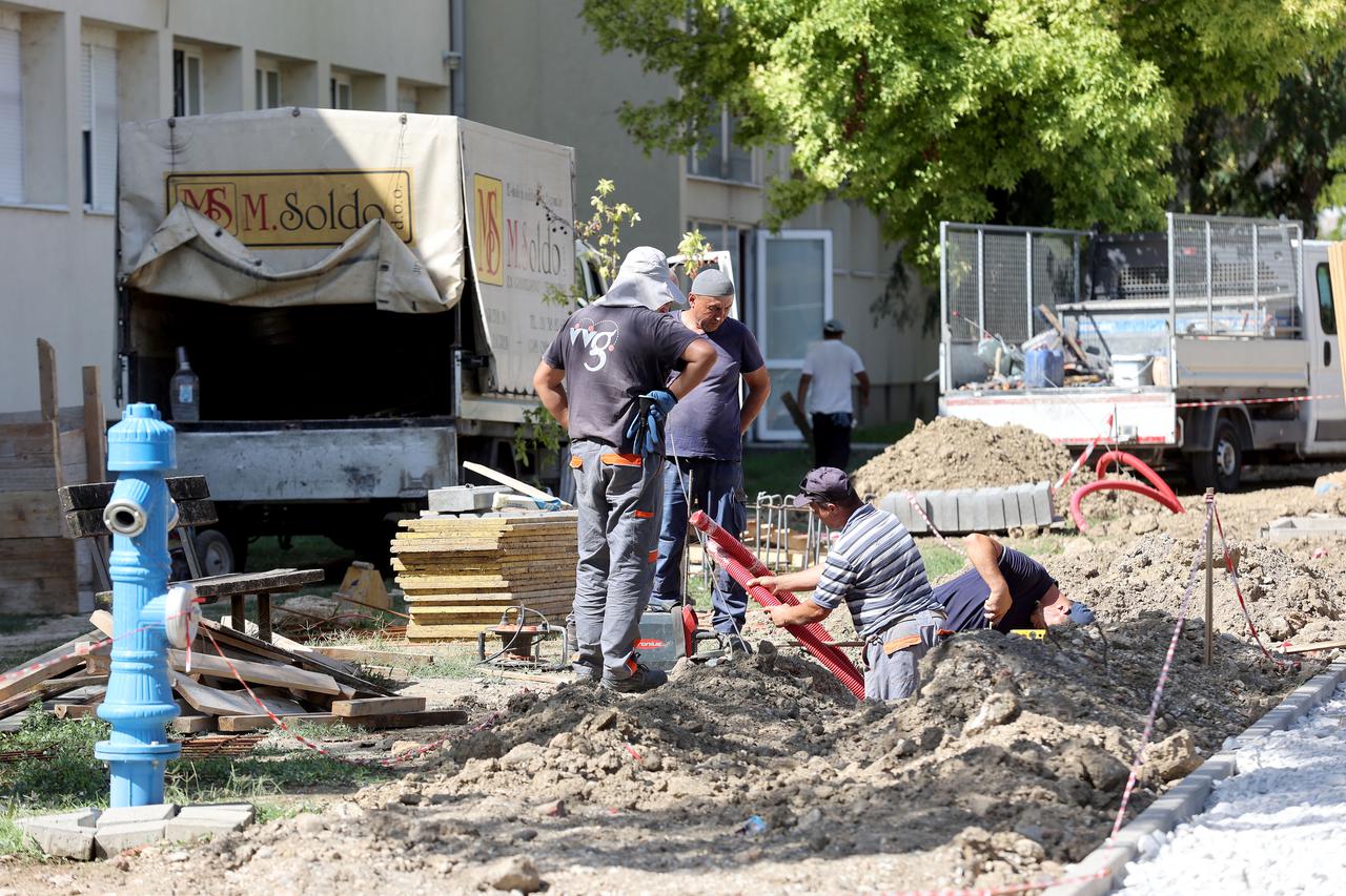 Zagreb: Kostelska ulica već skoro dvije godine stoji raskopana