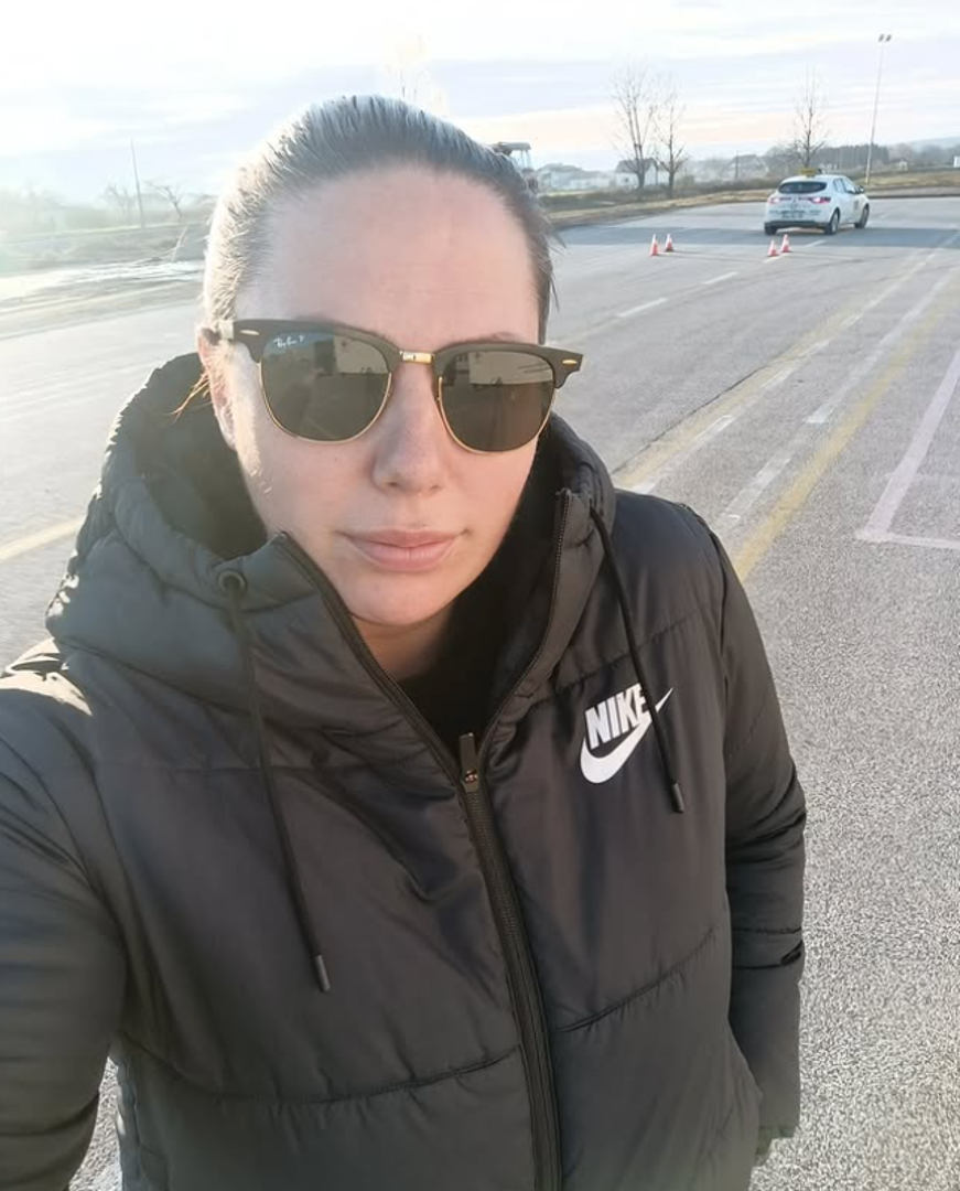  "Odlučila sam se baciti u samostalne vode i pozabaviti svojim starim poslom. Radi se o firmi za tisak promo materijala, šalica, majica i slično. Tome ću se sada u potpunosti posvetiti", poručila je Marica za RTL.