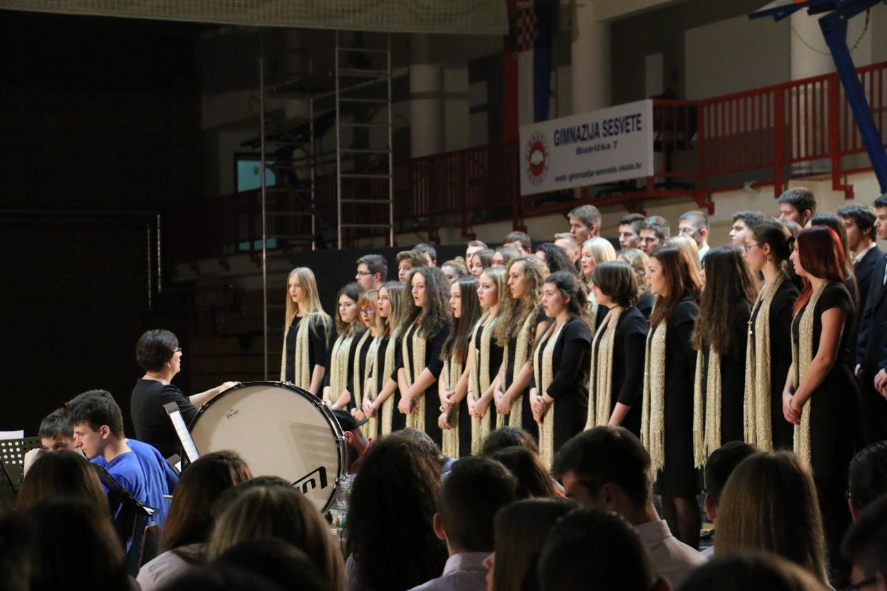 Koncert  zborova osnovnih i srednjih škola