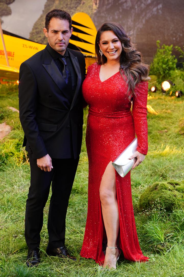 "Smatram da je tjedan dana bez intime s partnerom previše. Ako nakon tog vremena nitko ne inicira odnos, to postaje neobično. Dok smo na odmoru, aktivni smo svakodnevno, no kod kuće je to teže održati. Ponekad pas spava s nama u krevetu pa se osjećamo kao cimeri! Teško je stalno održavati tu iskru i definitivno nismo aktivni svaki dan kad smo kod kuće", priznala je Brook.