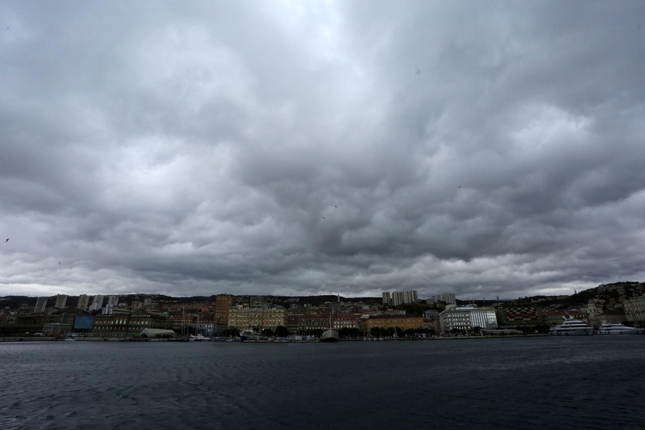 Nevrijeme nad Rijekom/ilustracija