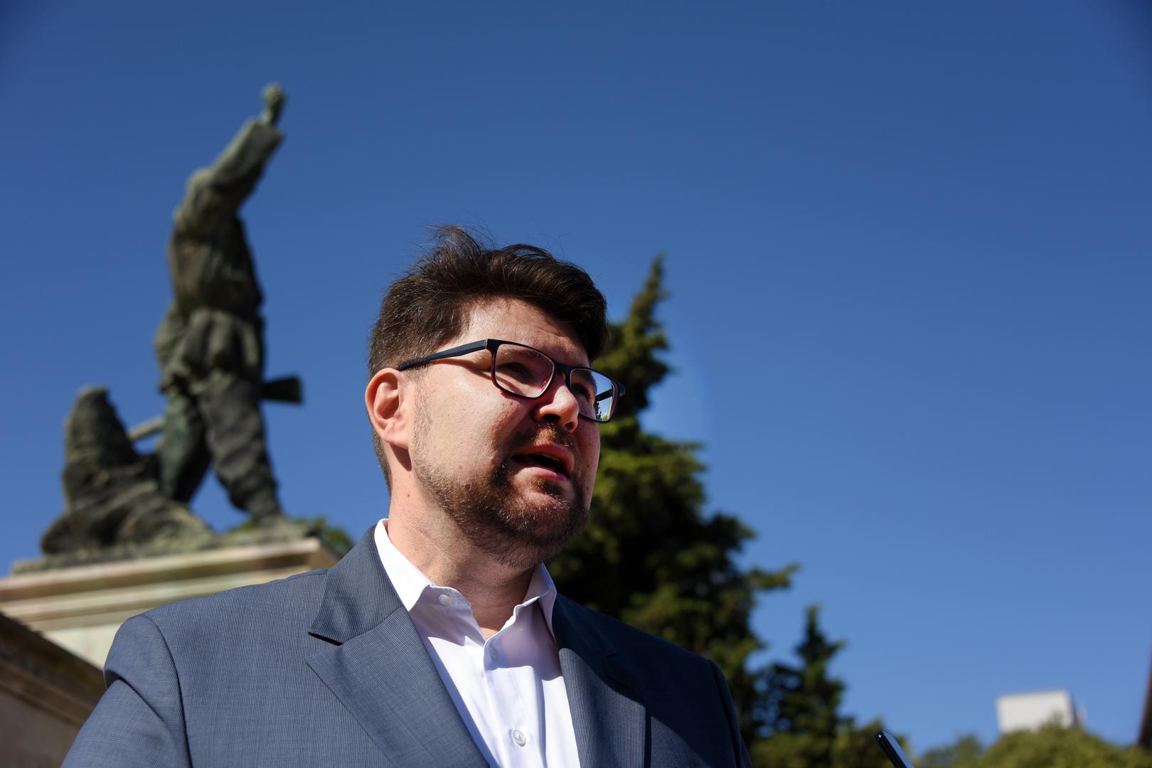 Inače, ovo nije prvi put da se Grbin priključio ovoj humanitarnoj akciji.