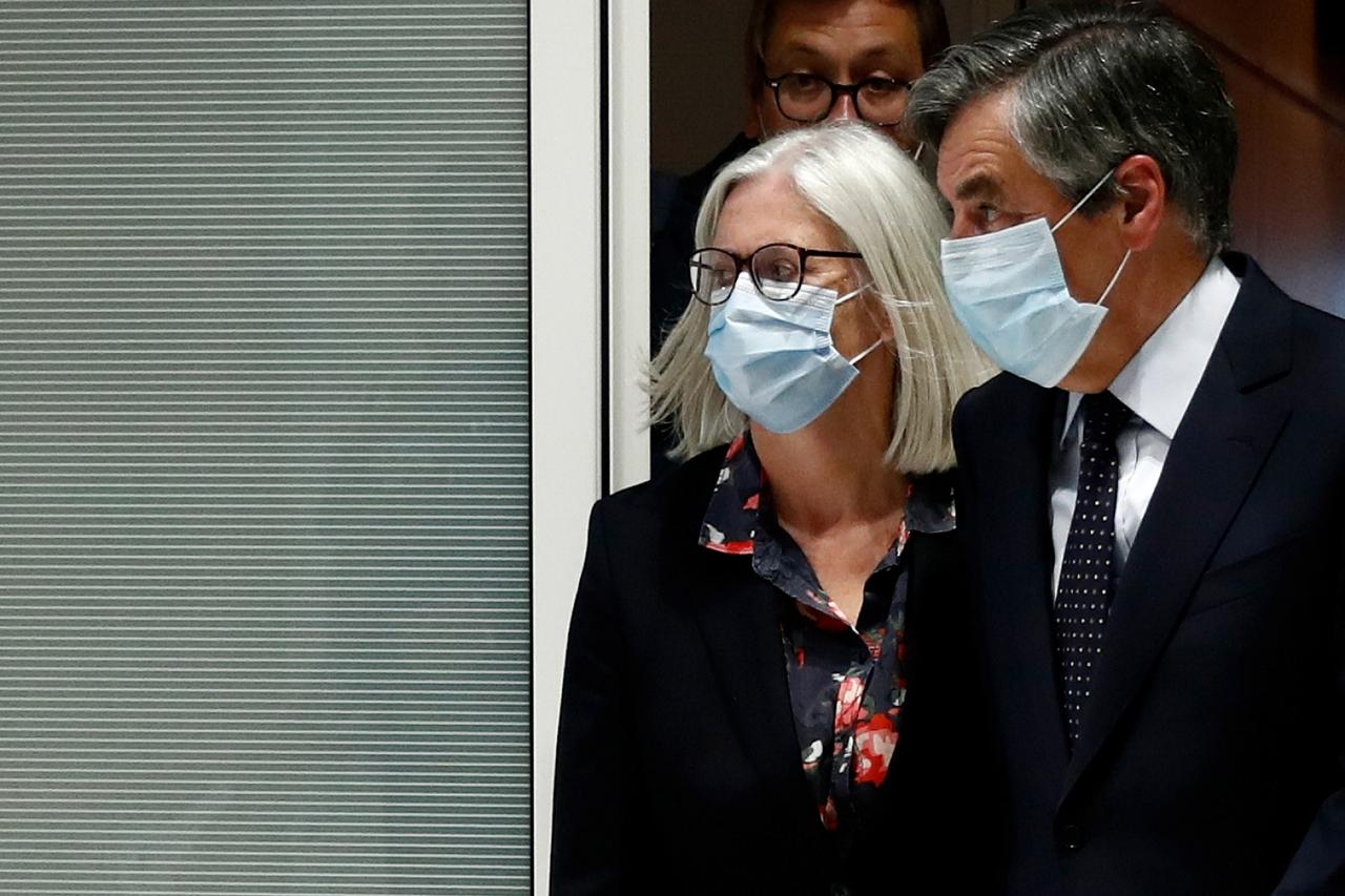 Judge decision about Filllon's fake jobs scandal