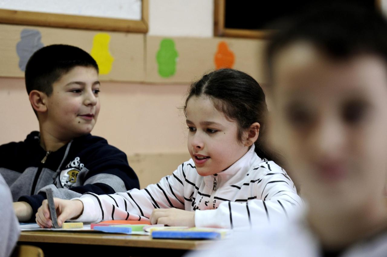 Brojni jezici stvaraju teškoće u školskom programu