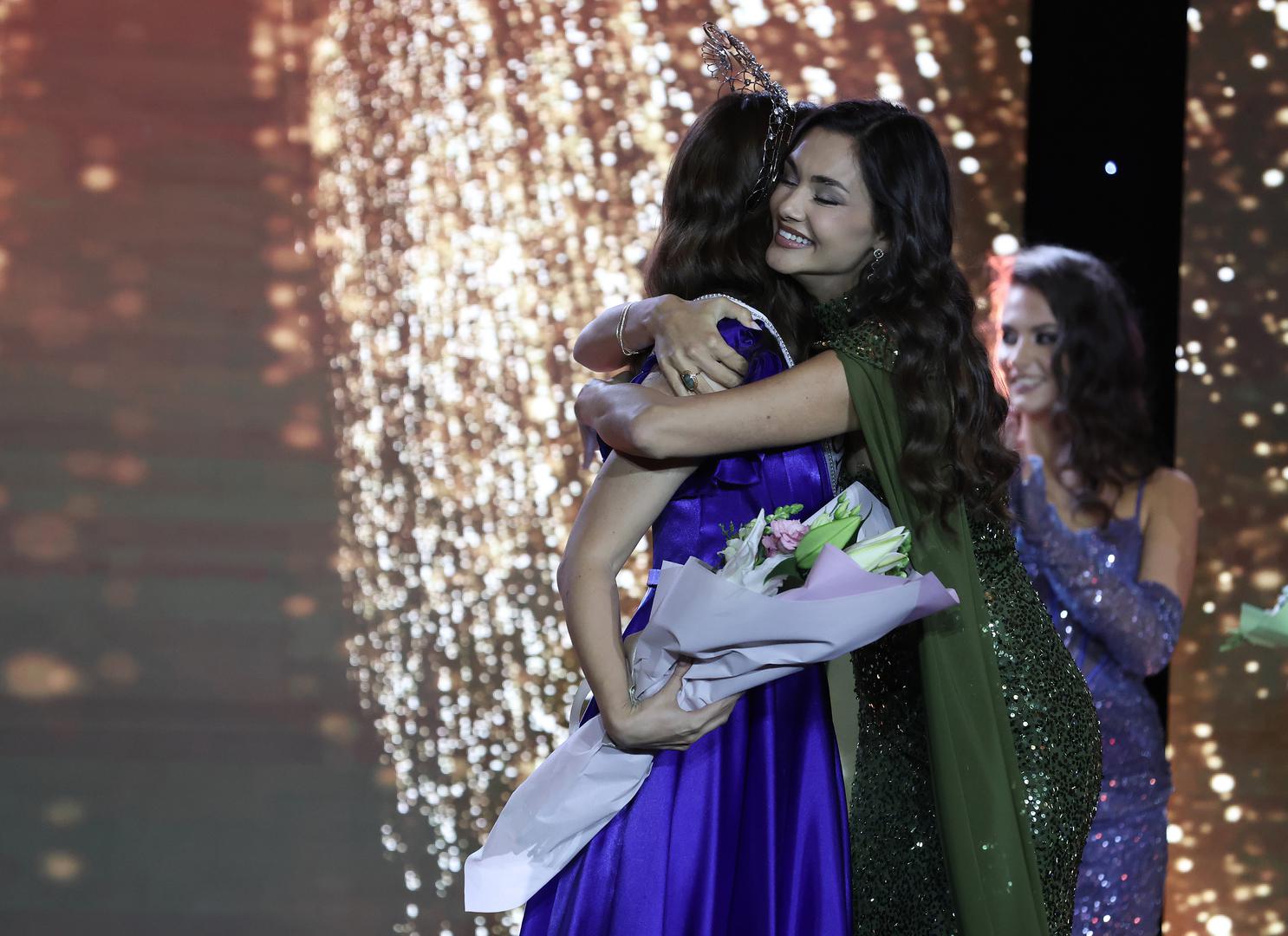Bivša Miss Universe Hrvatske, Laura Gnjatović, rijetko dijeli trenutne iz privatnog života, no sada je iskoristila nedavni izbor za novu Miss Universe Hrvatske kako bi zabilježila i objavila trenutak s jednom za nju vrlo važnom osobom.