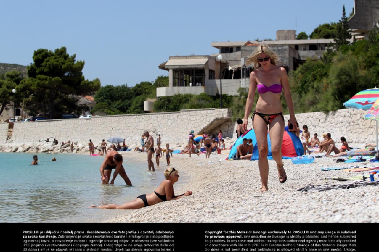 '16.07.2013., Dubrovnik - Bivse vojno odmaraliste Kupari, na koje sad dolaze domaci kupaci i vrlo malo turista.  Photo: Boris Scitar/VL/PIXSELL'
