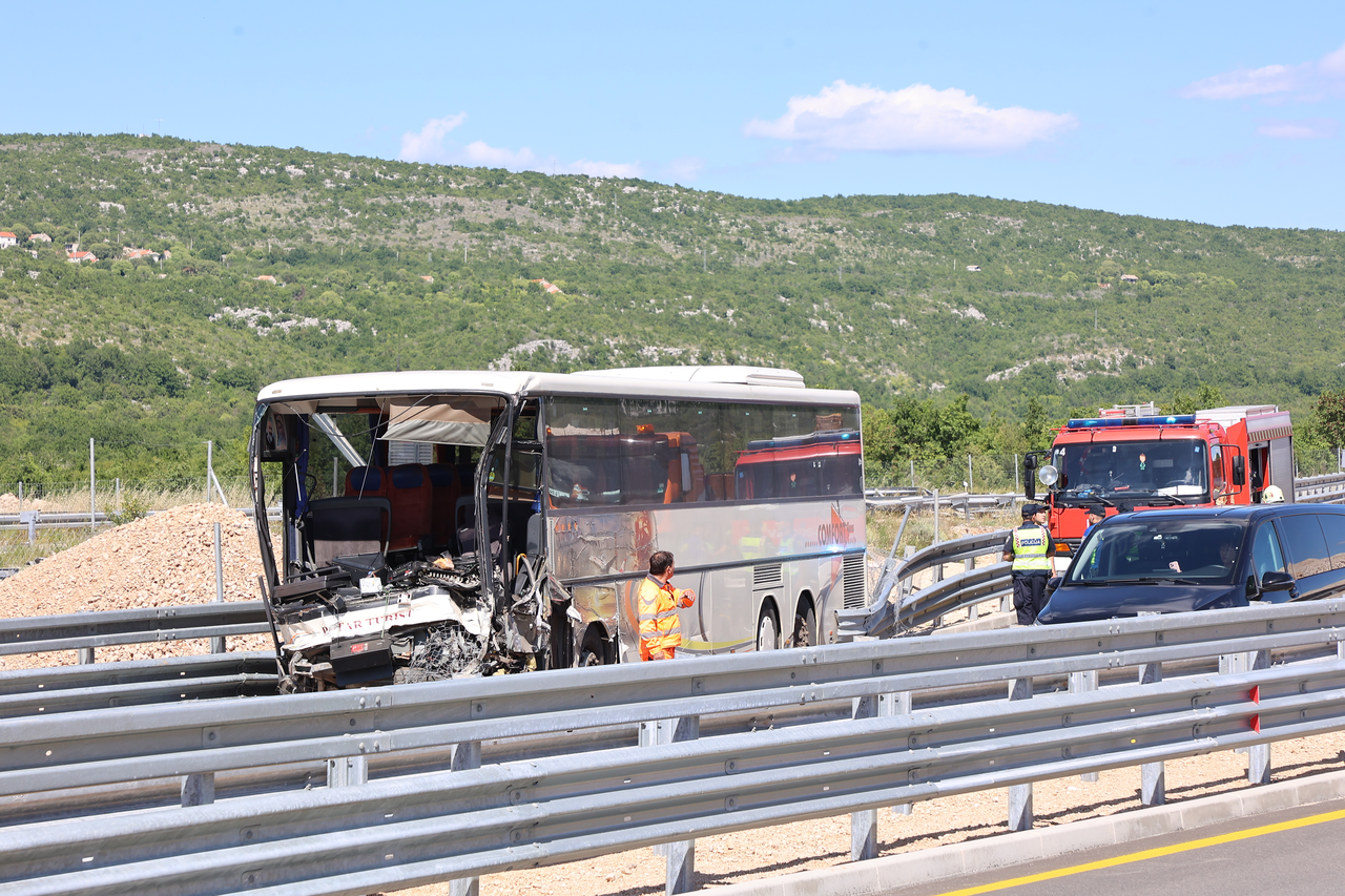Sudar dva autobusa na A1 u blizini izlaza Vučevica u smjeru Zagreba