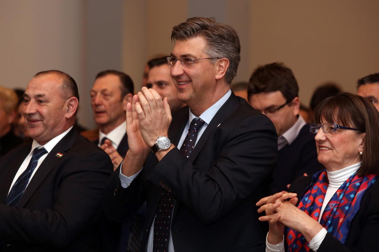 Andrej Plenković predstavio svoj tim u Splitu