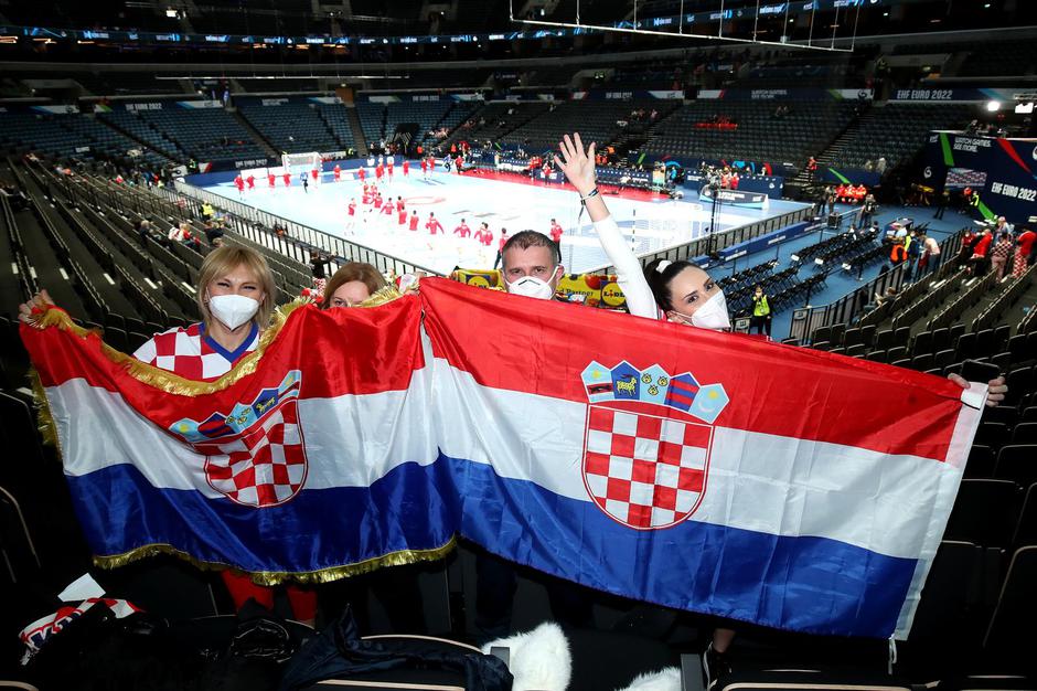 Budimpešta: Atmosfera na utakmici Crna Gora - Hrvatska