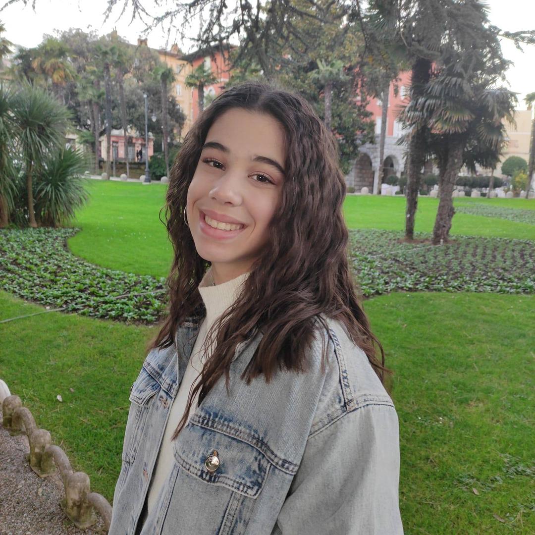 - Jako smo zadovoljne nakon prve ligaške pobjede. Mislim da smo odradile sve što je trener očekivao od nas. I dalje se malo tražimo, novi je trener, ima tu još dosta nepoznanica, ali mislim da svakako možemo biti zadovoljne uvjerljivim otvaranjem sezone.

Večeras nas očekuje Dinamo, u četvrtak Maribor, jake suparnice, no mi idemo utakmicu po utakmicu. I ne kalkuliramo, već nam je želja svakoga pobijediti s 3:0.

Dinamo jest naš najveći rival, no to je samo još motiv više. Bile smo do pred početak domaće Superlige desetak dana na pripremama u Italiji, igrale tamo protiv jakih prvoligašica, i dobro smo se pripremile, tako da jedva čekamo oglede s Dinamom i Mariborom - rekla je kapetanica Mladosti, reprezentativna primačica-pucačica Ana Ištuk