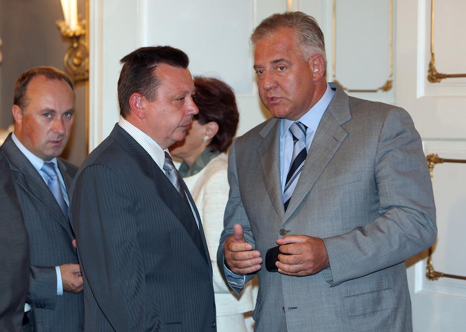 28.08.2008.Zagreb, Markov trg -  Prva sjednica Vlade poslije ljetnog odmora.Predsjednik Vlade,Ivo Sanader i  Bozidar Pankretic,ministar poljoprivrede,ribarstva i razvoja