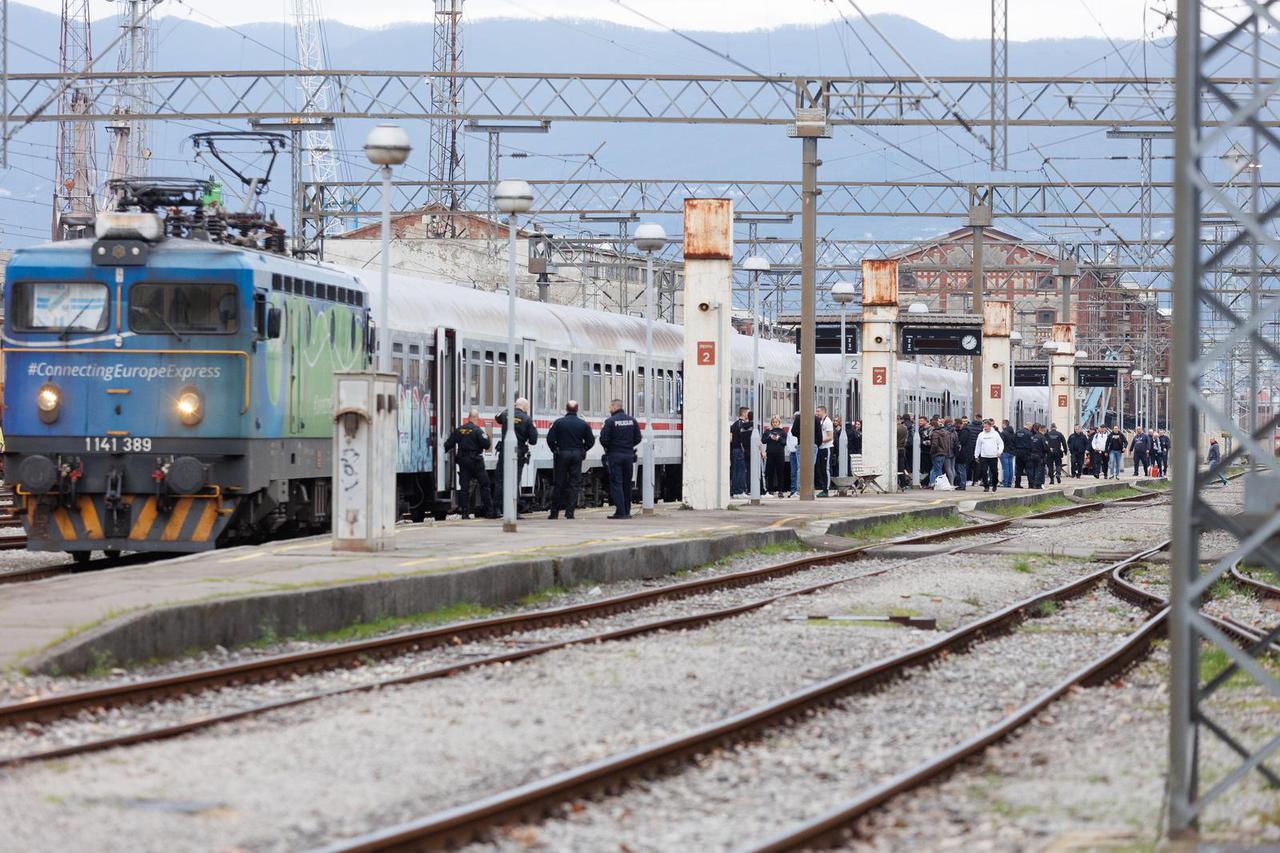 Zagreb: Dinamo i Varaždin sastali su se u 23. kolu SuperSport HNL-a, navijači