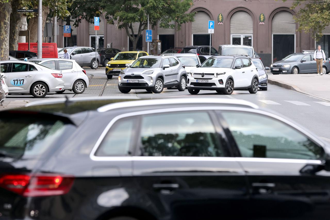 Zagreb: Promet pojačan, policija poziva na oprez zbog početka školske godine